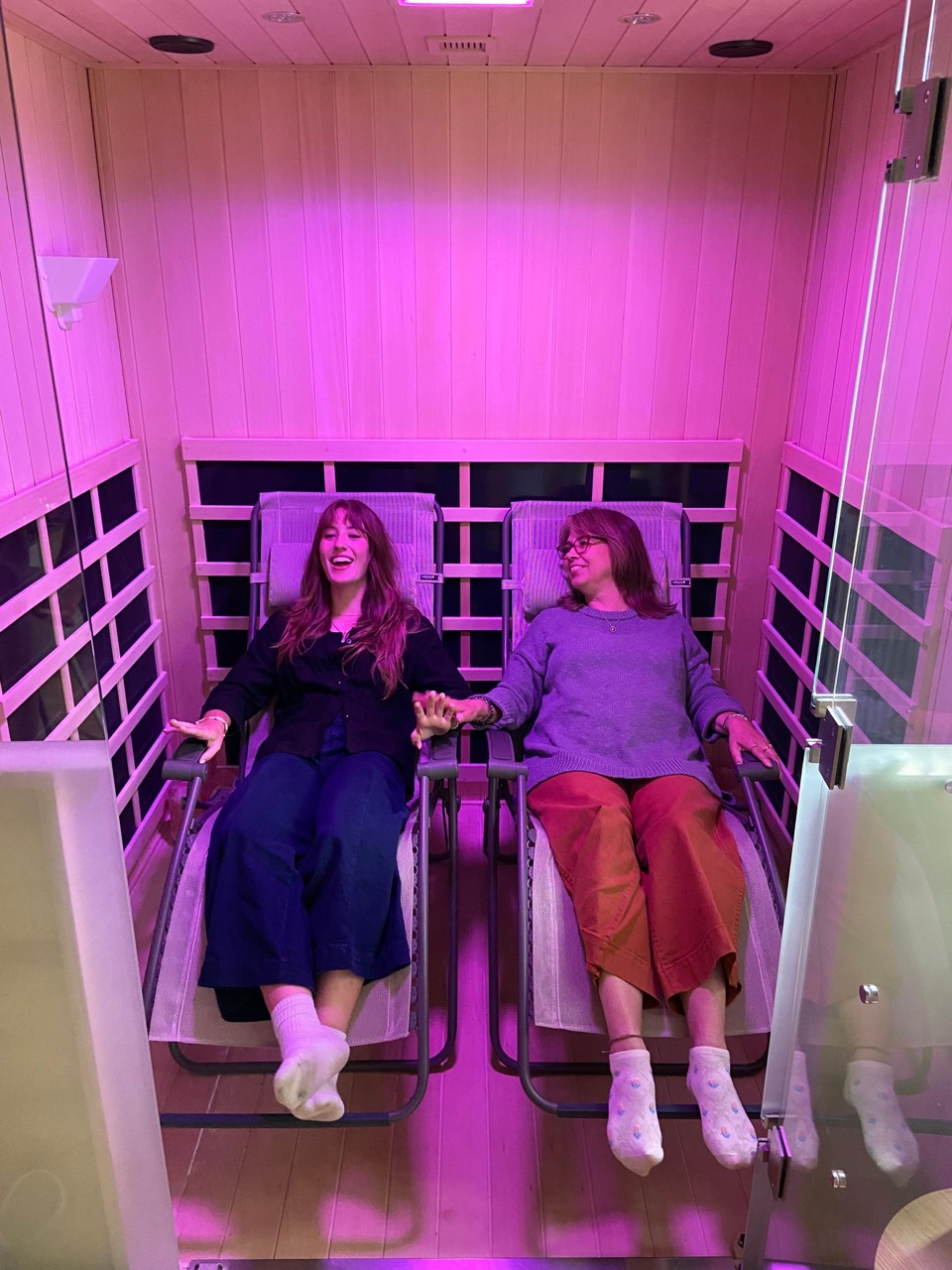 Cabine de sel AéroSEL avec ambiance lumineuse violette